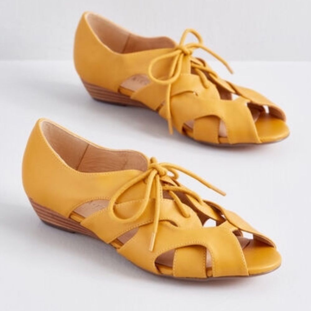 ModCloth Exquisite Interlocking Mustard Sandals